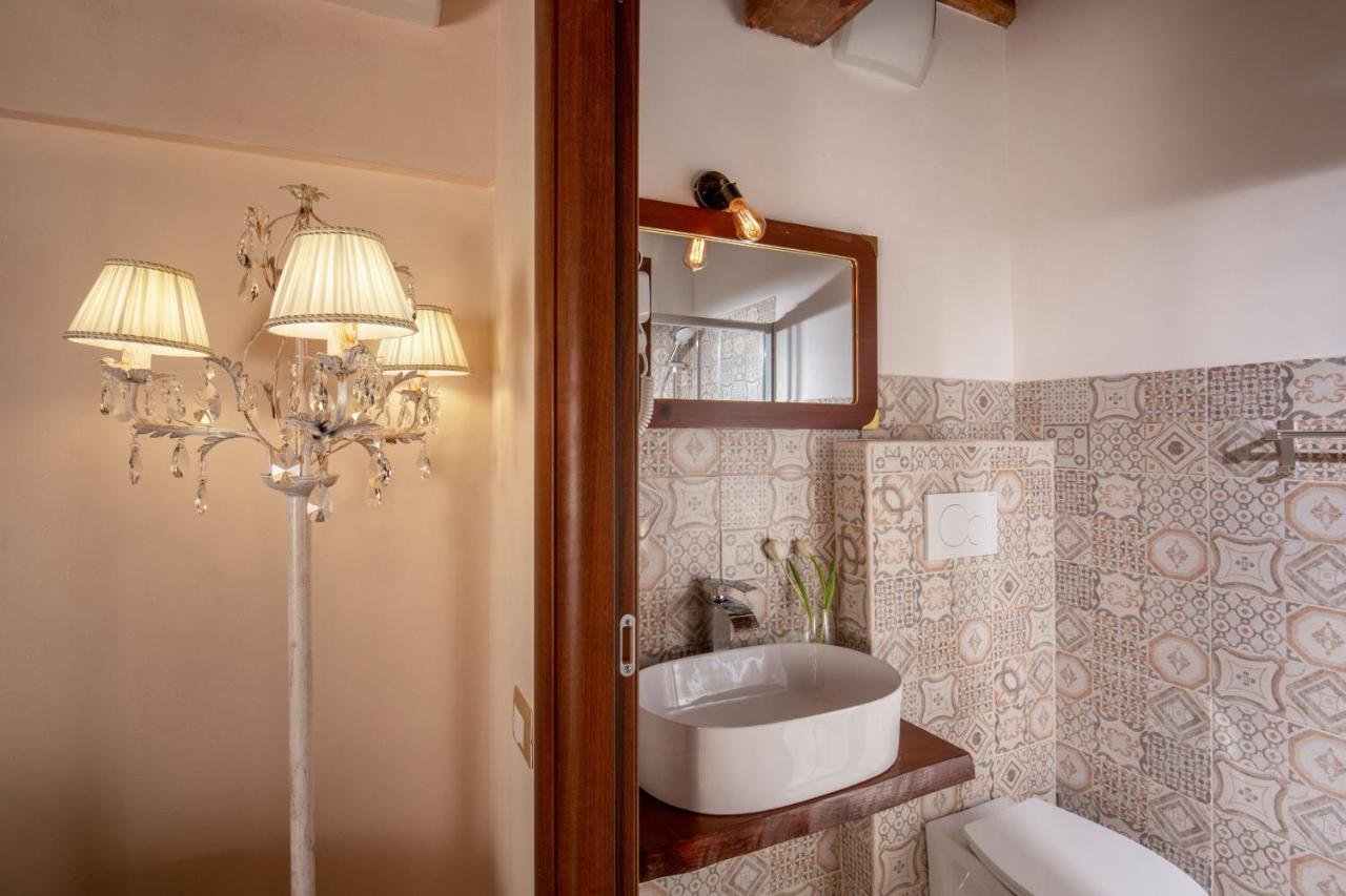 Hotel Residenza Nobile Laurina Roma Exterior foto